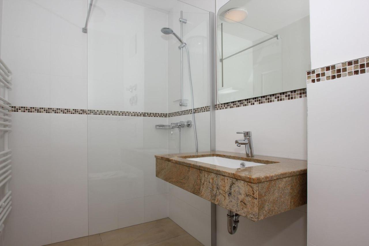 Strandnahe Fewo Mit Balkon, Gratis Nutzung Vom Ahoi Erlebnisbad Und Sauna In Sellin - Rex Rugia Fewo 13-5 Lobbe Exterior photo